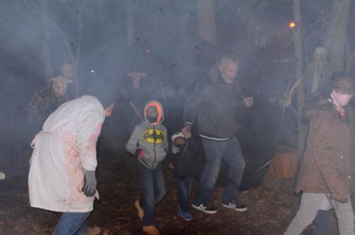 monsters-scaring-people-on-haunted-trail