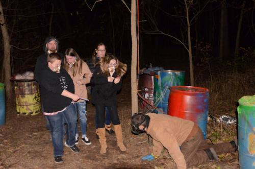 toxic-gas-mask-man-4